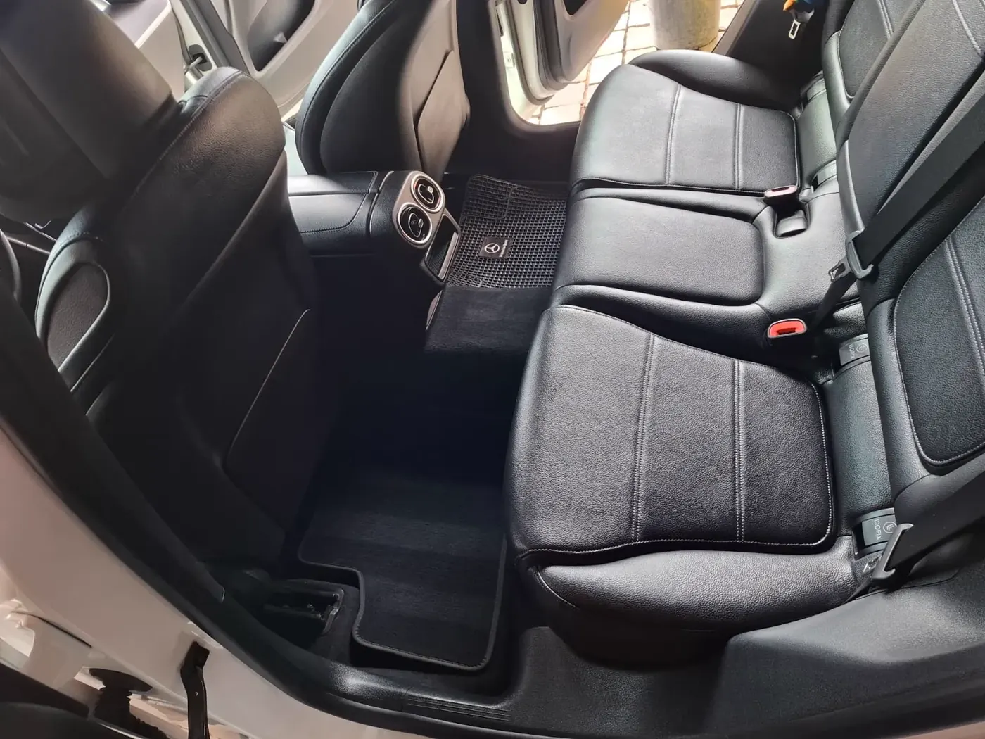 Limpieza profunda de interior de vehículo 2